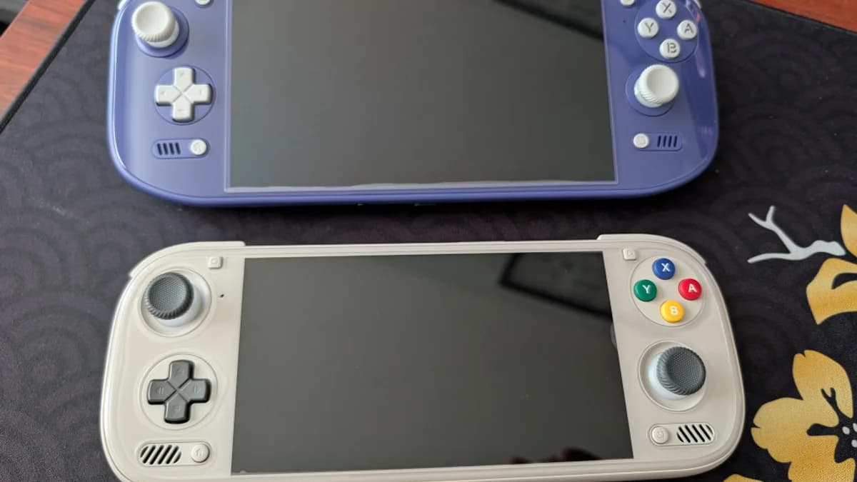 AYN Odin 2 vs Odin 3 comparison side by side