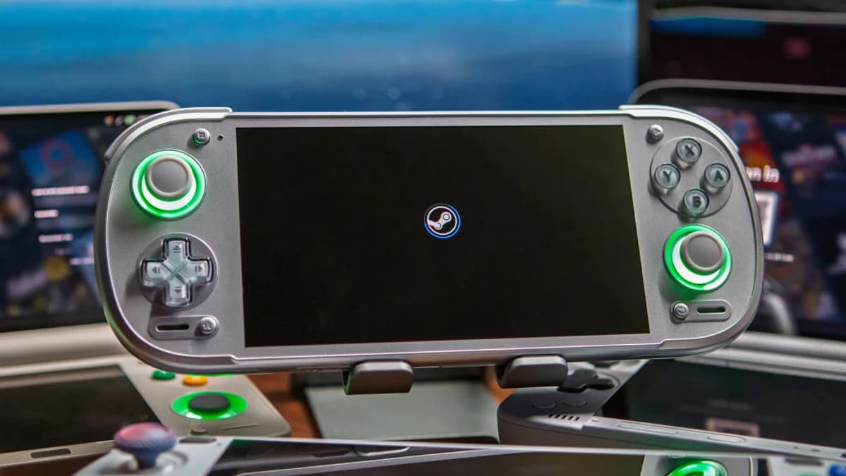 ROCKNIX running Steam Deck UI on an Android handheld gaming device